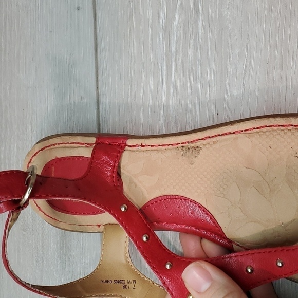 B.O.C. Born Women T strap Sandals Flats shoes sz 7 - Picture 12 of 12
